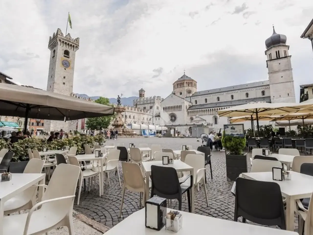 Negozio in Piazza Duomo 40, Trento, {3} - Foto 1