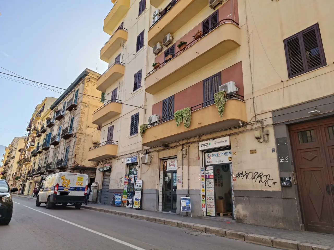 Negozio in Via Oreto 65, Palermo, {3} - Foto 1