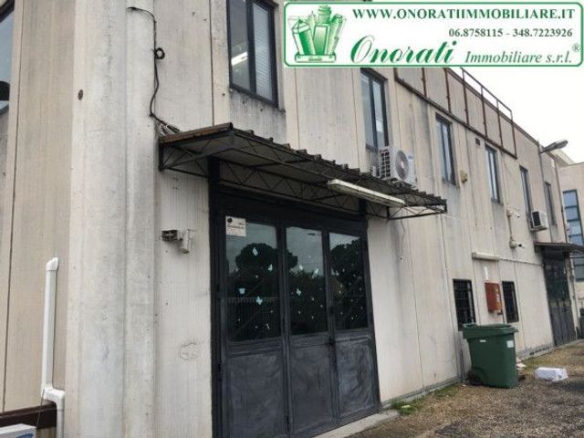 Capannone in Via Tiburtina Valeria 264, Guidonia Montecelio - Foto 1