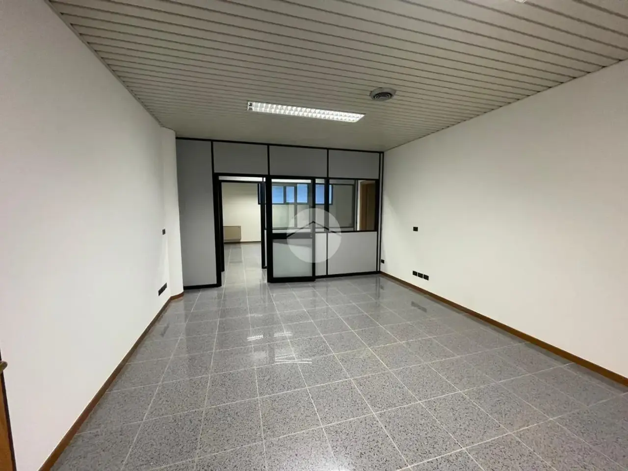 Ufficio in Via E. Andreis 74, Desenzano Del Garda, {3} - Foto 2