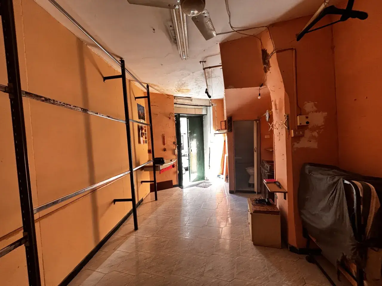 Negozio in Via Pugliano N°37, Ercolano, {3} - Foto 2