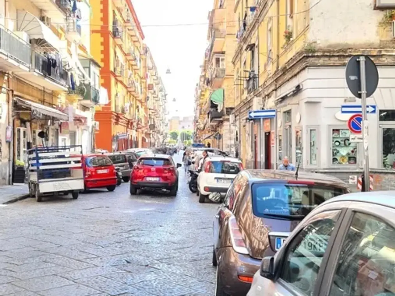Palazzina commerciale in Via Benedetto Cairoli 57, Napoli, {3} - Foto 2