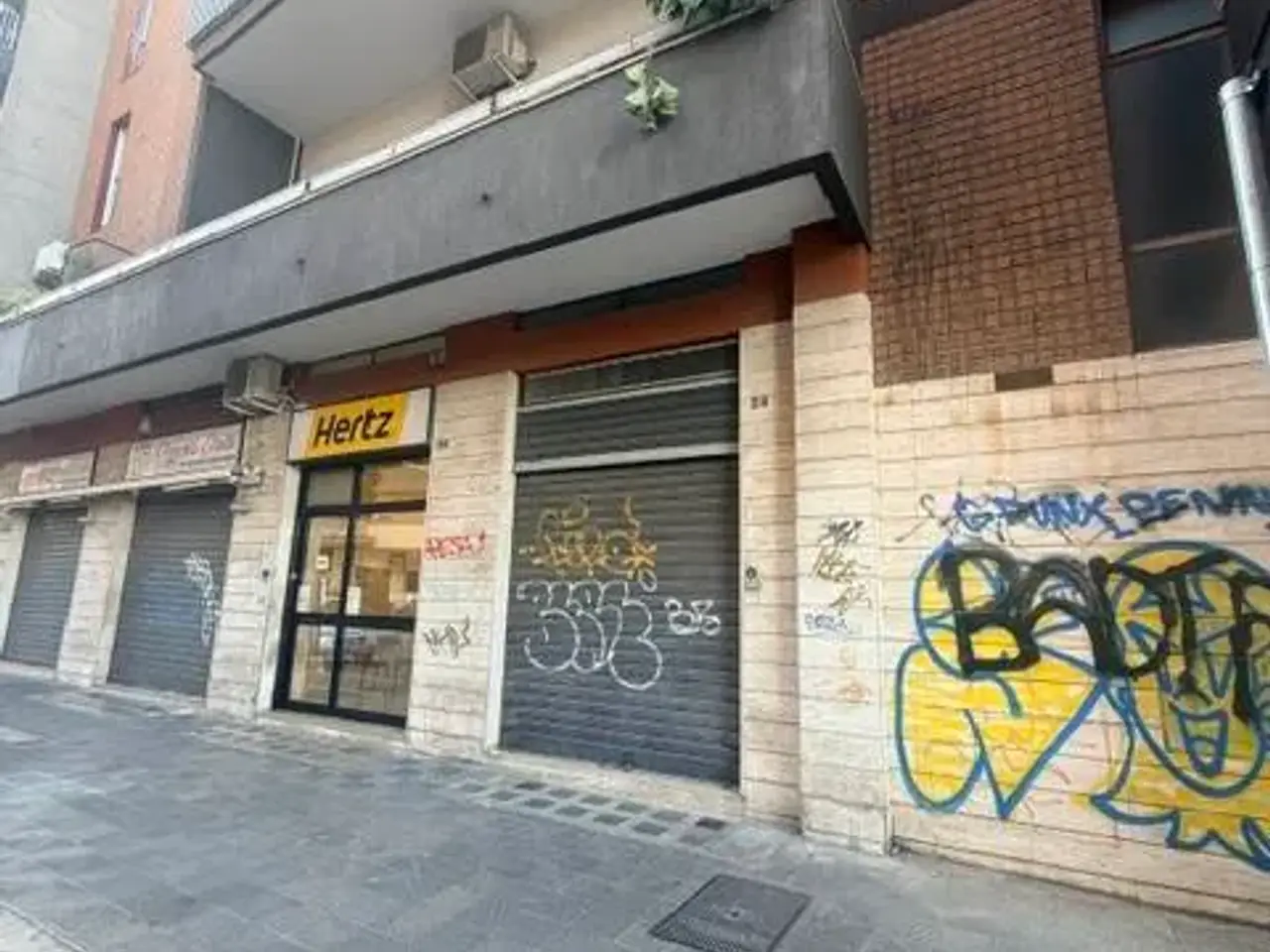 Negozio in Via Luigi Ricchioni, Bari, {3} - Foto 1