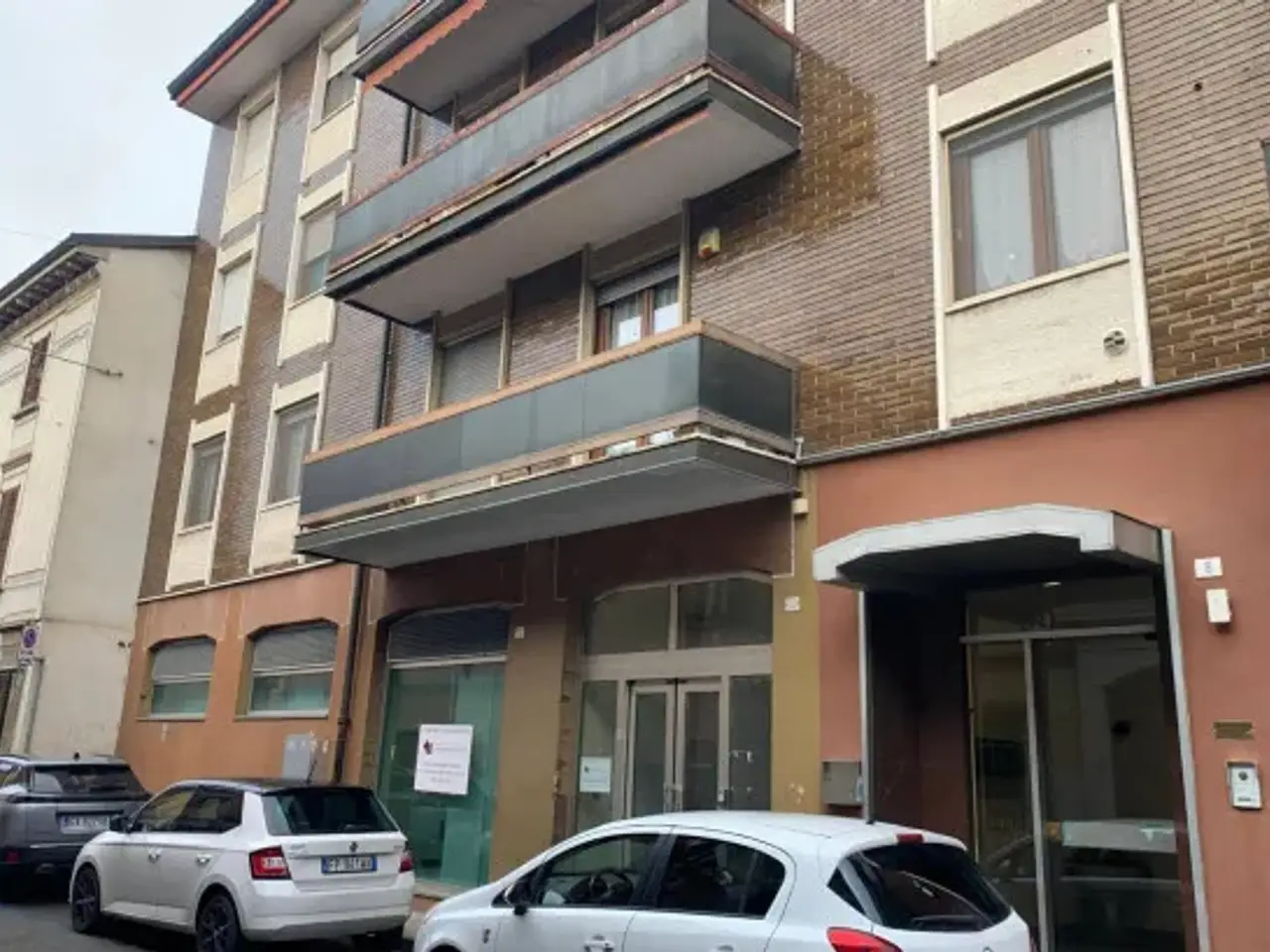 Negozio in Via Trento 10, Casalpusterlengo, {3} - Foto 2