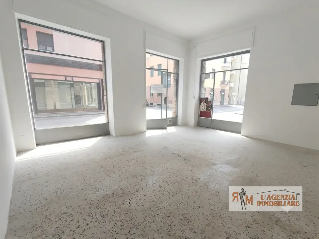 Negozio in Via Pietro Gori, Terni, {3} - Foto 2