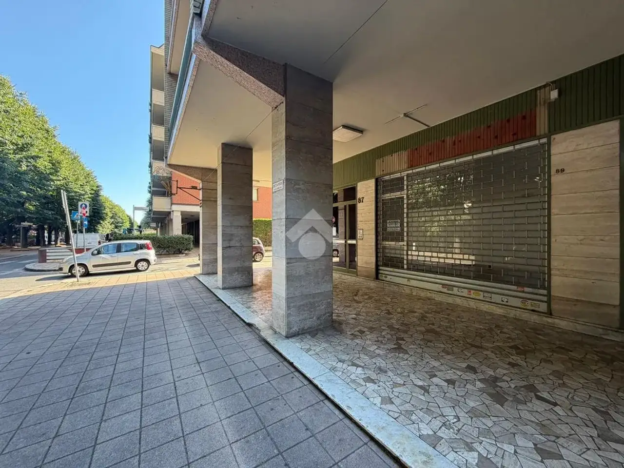 Negozio in Viale a Gramsci 89, Grugliasco, {3} - Foto 1