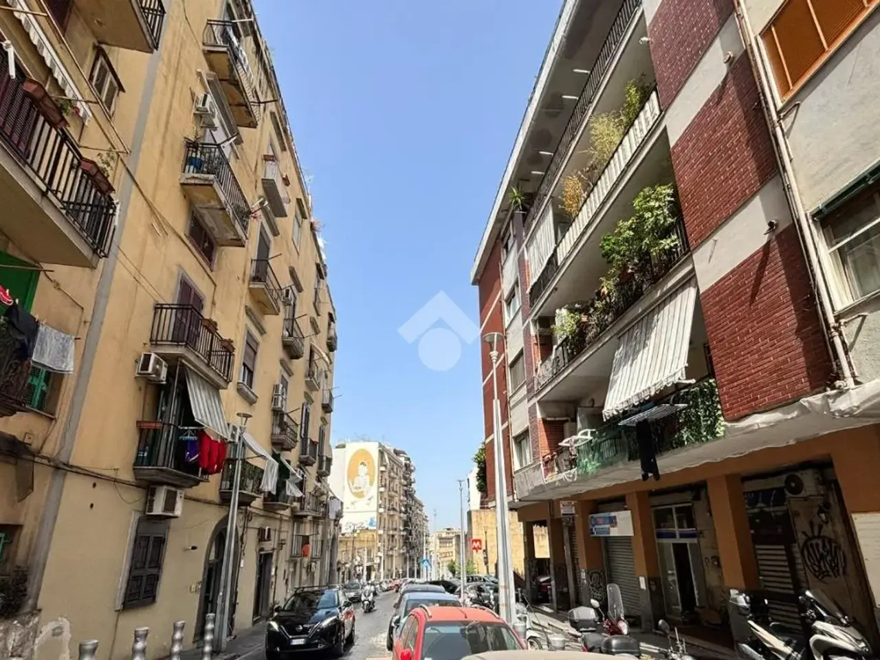 Negozio in Via Salvator Rosa 150, Napoli, {3} - Foto 1