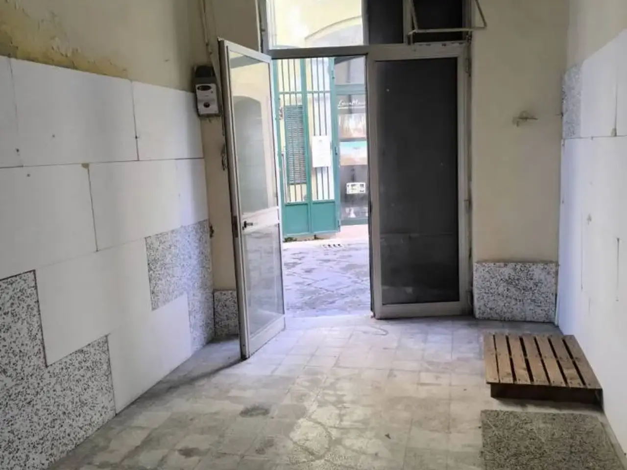 Magazzino in Via Orefici, Mercato San Severino, Salerno, Mercato San Severino, {3} - Foto 2