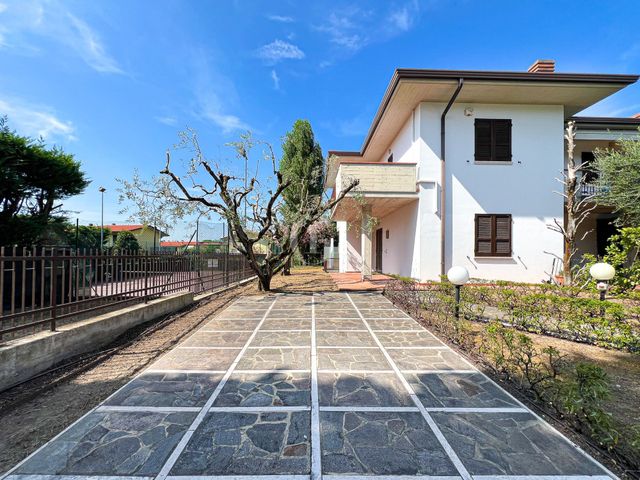 Villa a schiera in Via Aldo Moro 10, Sirmione - Foto 1