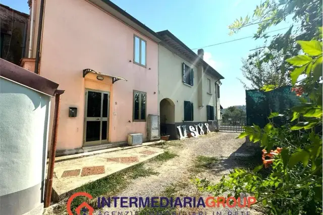 Casa indipendente in Via di Bogaia , 8, Prato - Foto 1