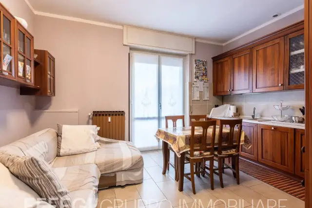 2-room flat in Via Asilo 8, Vignate - Photo 1