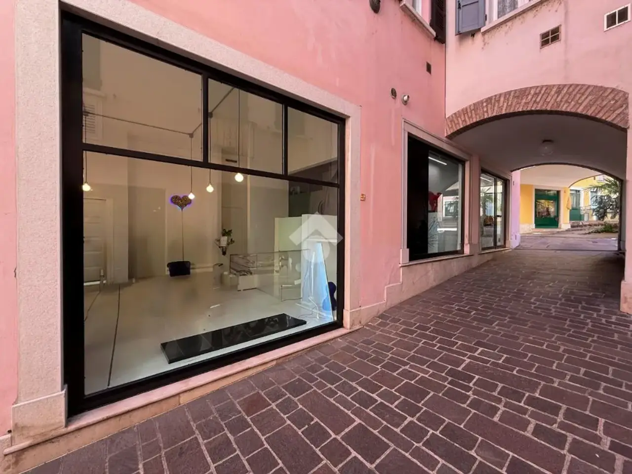Negozio in Via Castello 28, Desenzano Del Garda, {3} - Foto 2