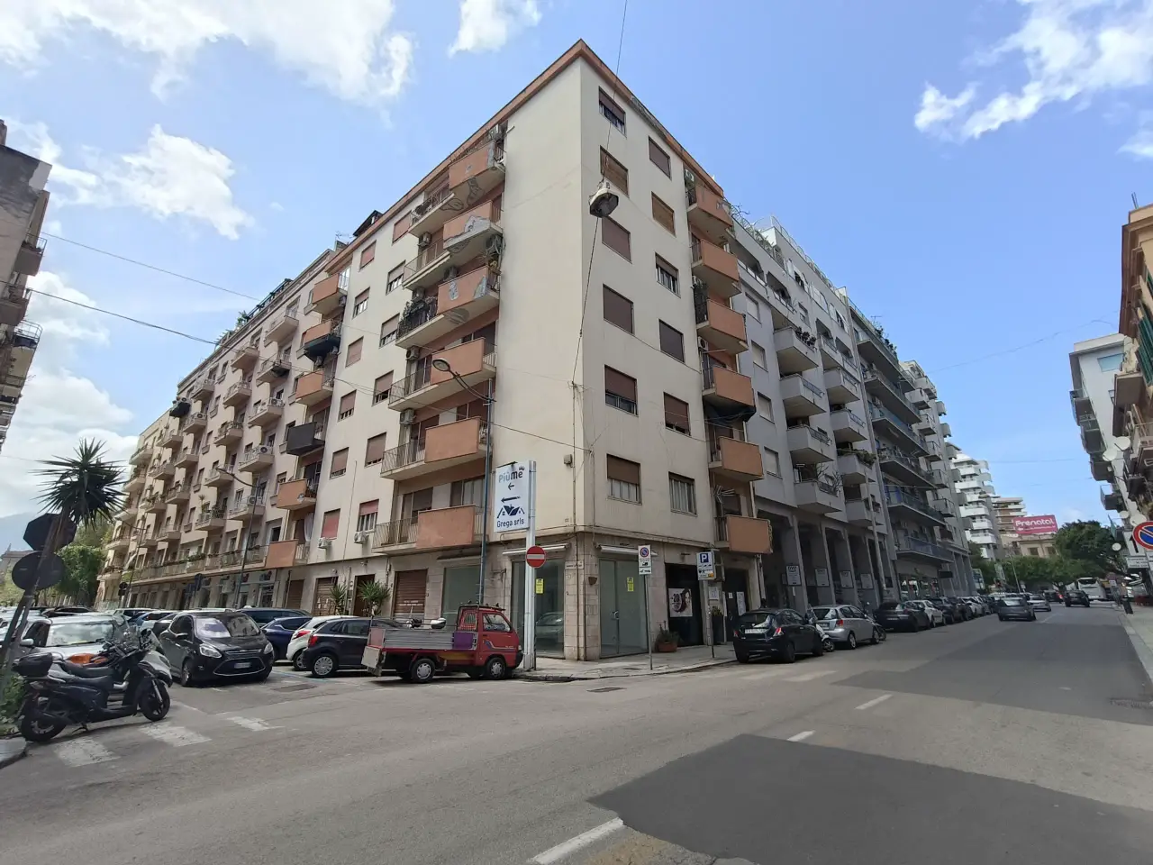 Negozio in Via Marchese di Roccaforte 13, Palermo, {3} - Foto 1
