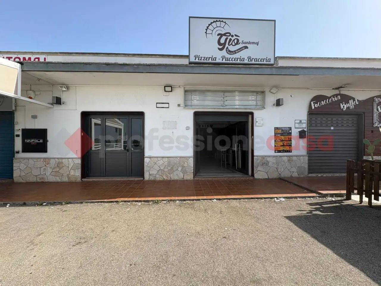 Esercizio commerciale in Via Camelie 90, Leporano, {3} - Foto 1