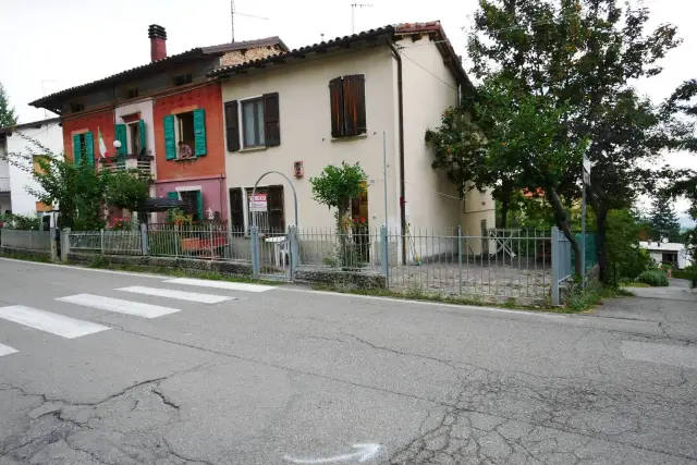 Detached house in Via Roma, Serramazzoni - Photo 1