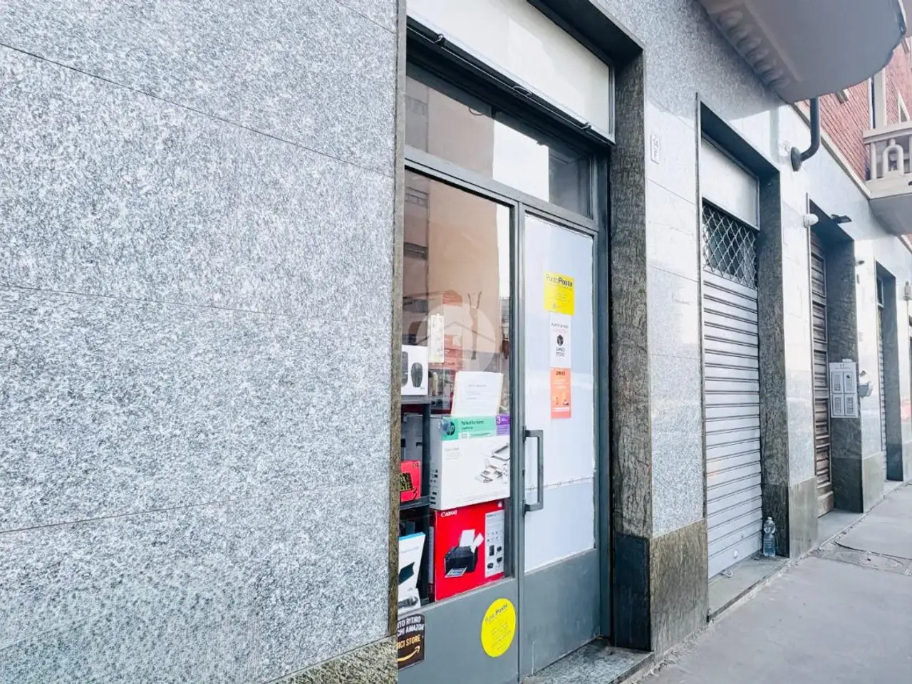 Negozio in Via Ettore Stampini 14, Torino, {3} - Foto 1