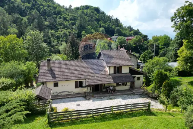 Villa in Via Castoi 92, Belluno - Foto 1