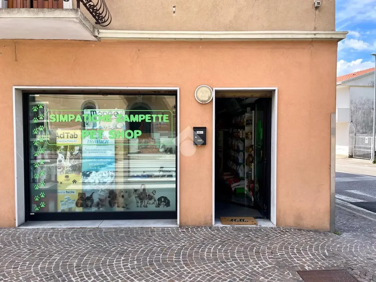 Negozio in Locale Commerciale Via Nazario Sauro 63, San Giorgio Di Nogaro, {3} - Foto 1