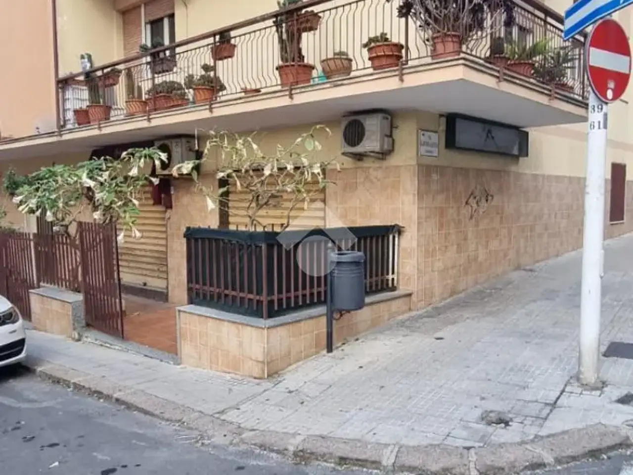 Negozio in Via Antonio Taramelli 22, Sassari, {3} - Foto 1