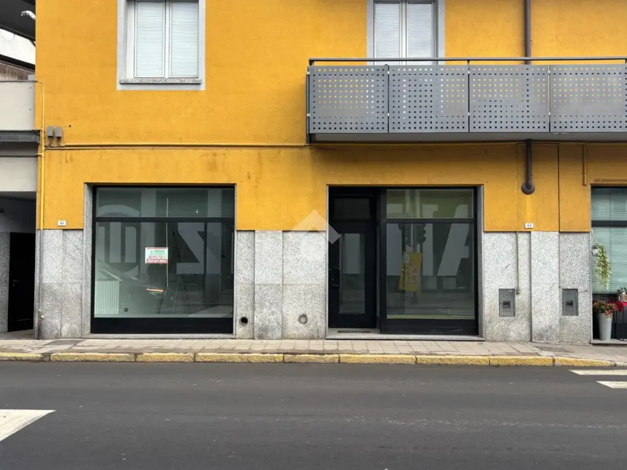 Negozio in Via Mazzini 42, Sondrio, {3} - Foto 1