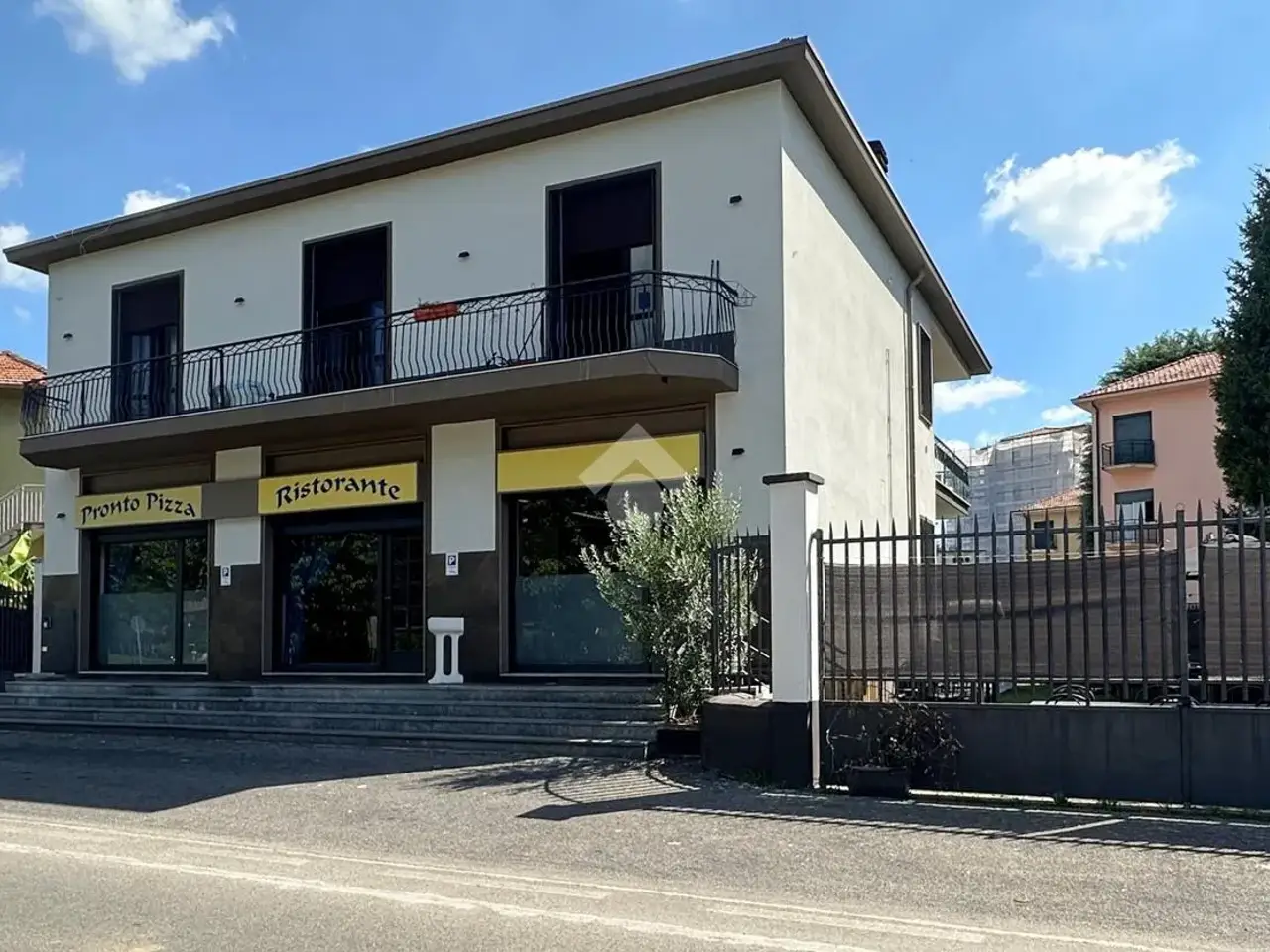 Negozio in Via Cristoforo Colombo 7, Carate Brianza, {3} - Foto 2