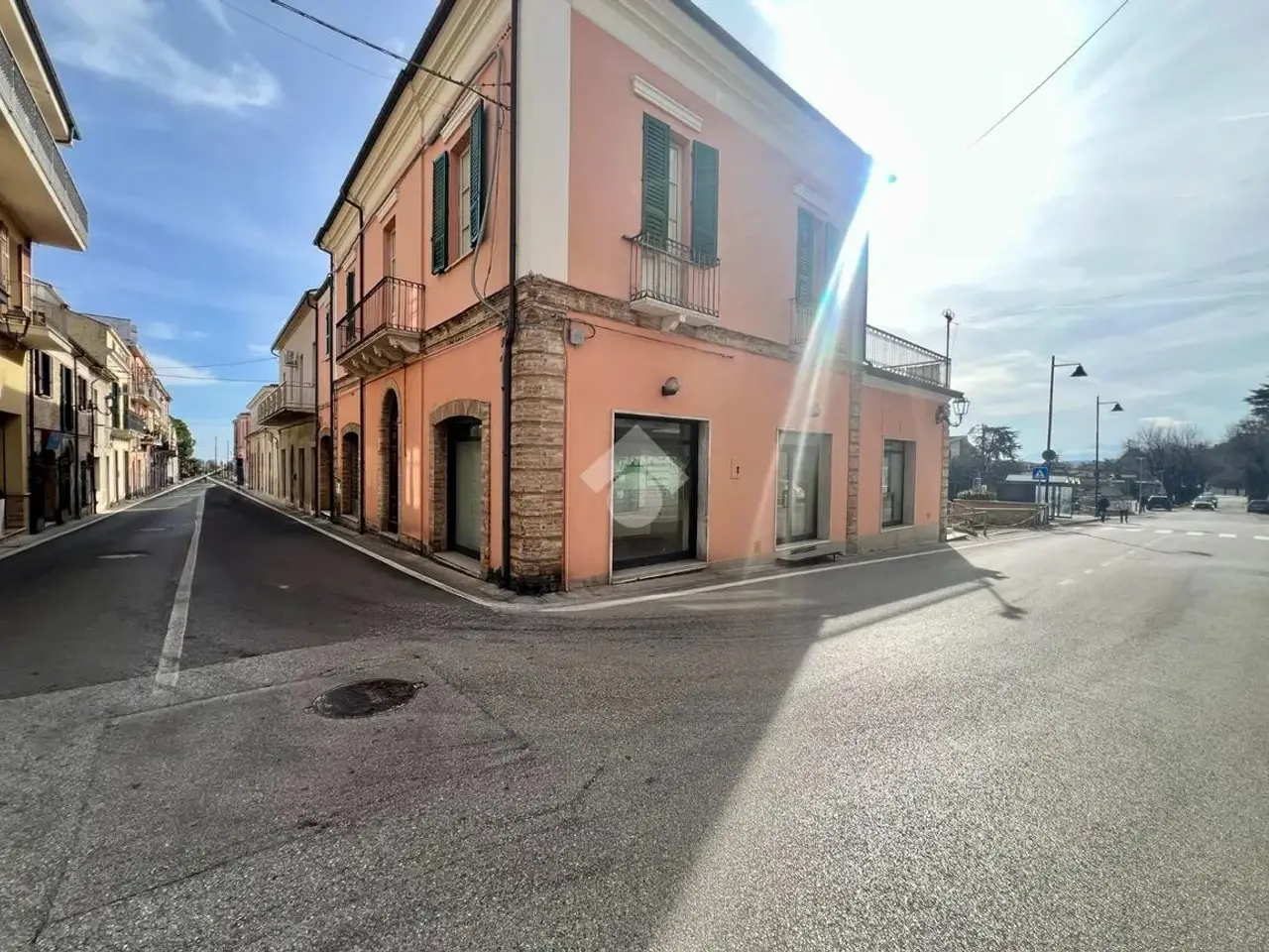 Negozio in Via Duca degli Abruzzi 1, Notaresco, {3} - Foto 1