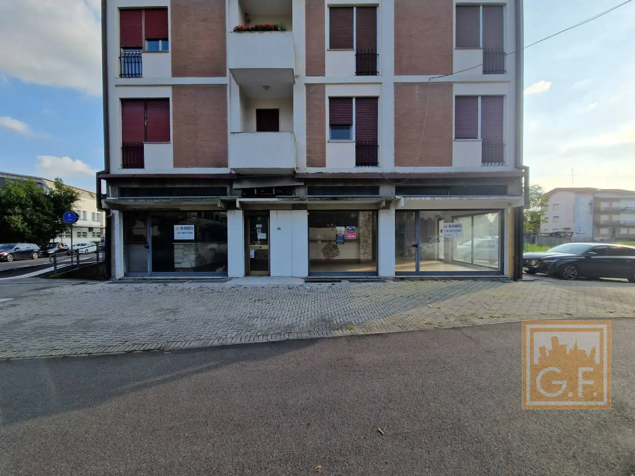 Negozio in Viale Michelangelo Grigoletti 63, Pordenone, {3} - Foto 1