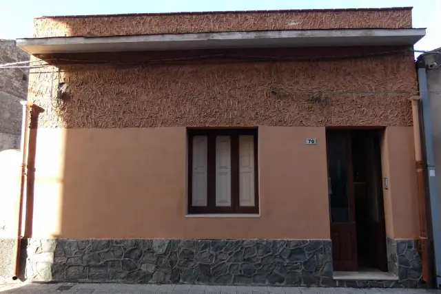 Detached house in Via Calvario, Fiumefreddo di Sicilia - Photo 1