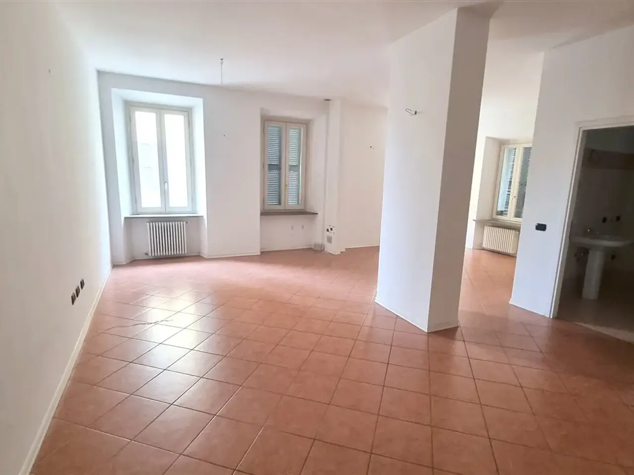 Ufficio in Piazza Giuseppe Garibaldi 16/a, Langhirano, {3} - Foto 1