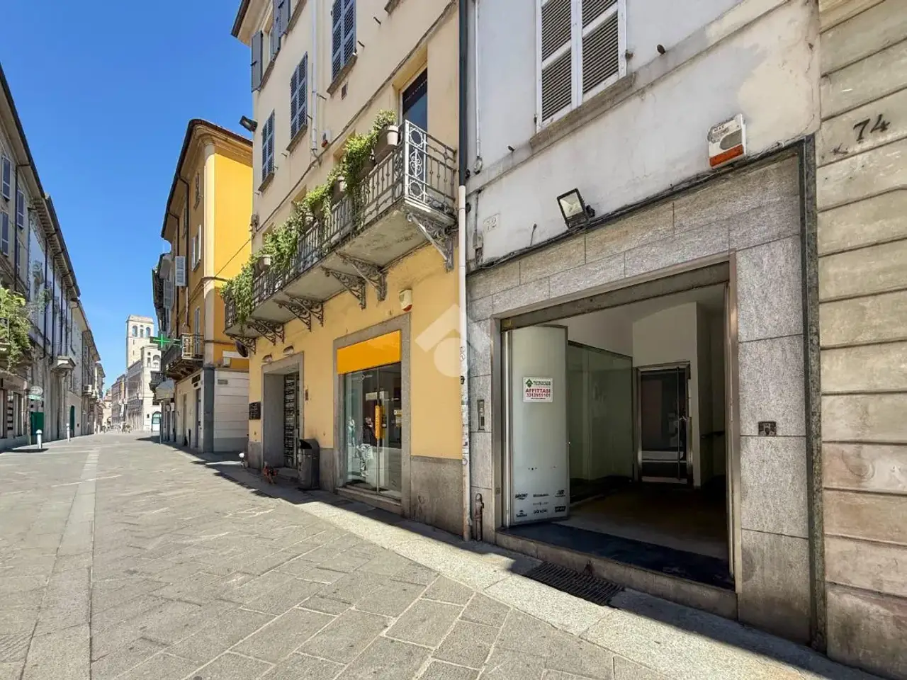Negozio in Corso Vittorio Emanuele Secondo 72, Piacenza, {3} - Foto 1
