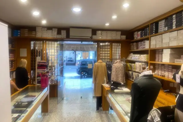 Shop in Piazza Cesare Beccaria, Firenze - Photo 1