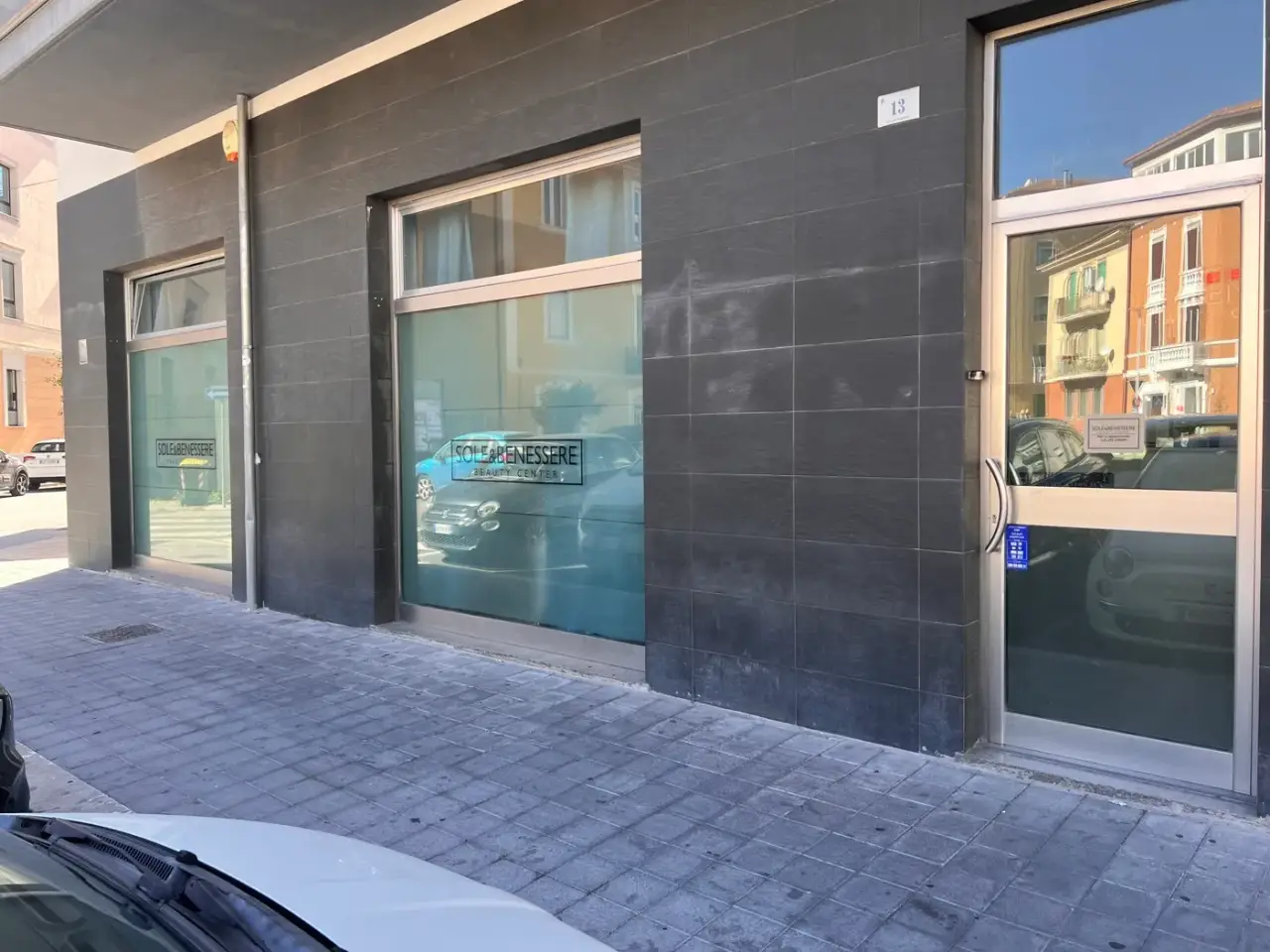 Esercizio commerciale in Centro Estetico in Piazza Tre Monumenti, Terni, {3} - Foto 1