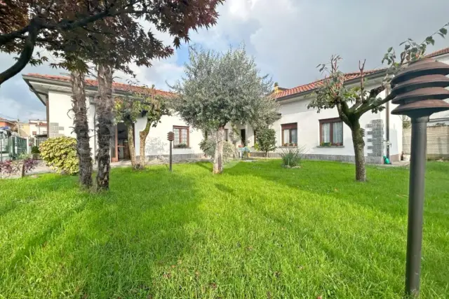 Villa in Via S. Marco 8, Meda - Foto 1