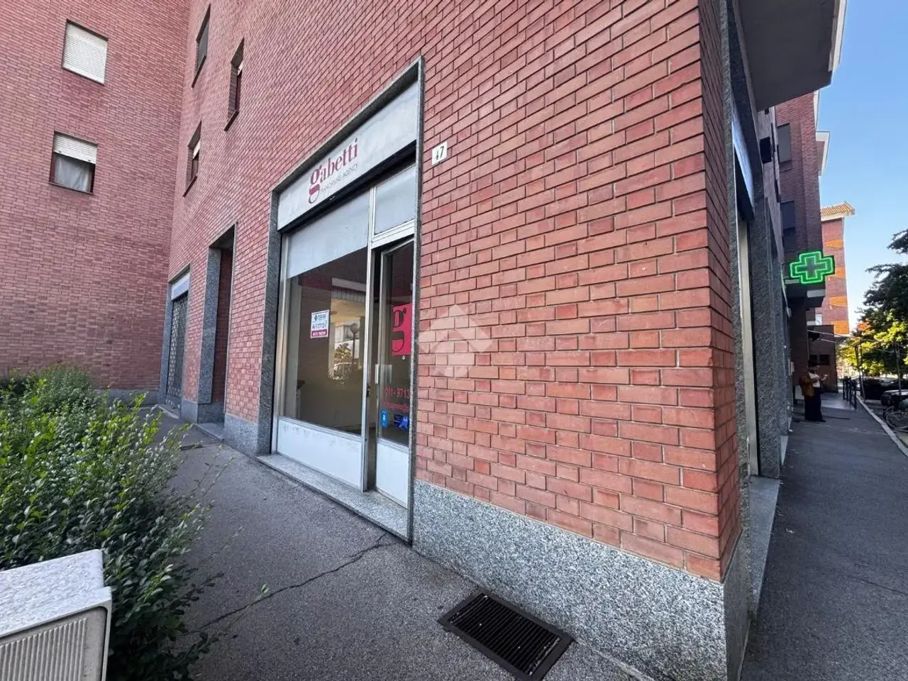 Negozio in Viale Giuseppe Garibaldi 47, Carmagnola, {3} - Foto 2