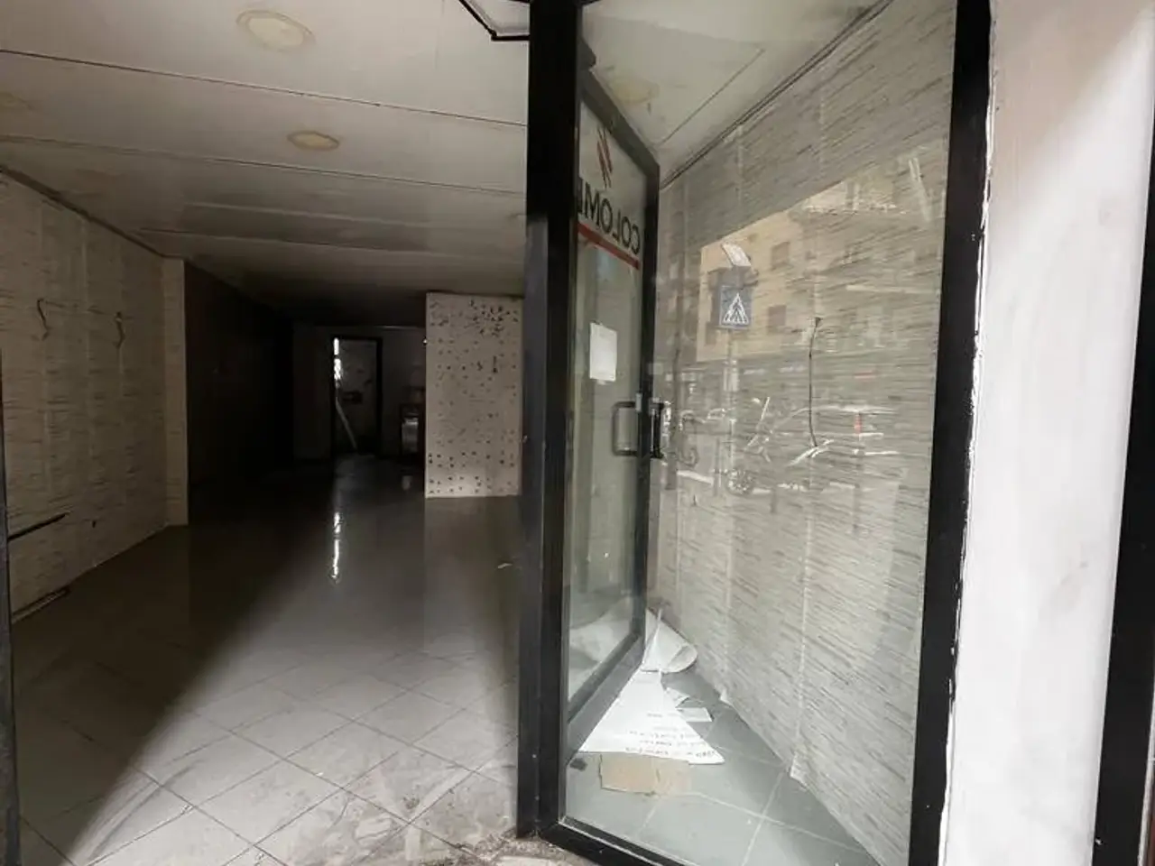 Esercizio commerciale in Via Francesco Cilea, Napoli, {3} - Foto 2