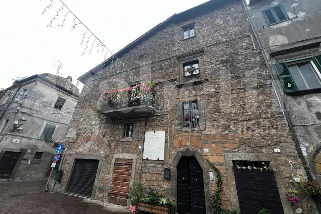 Building in Piazza Santa Maria  3, Blera - Photo 1