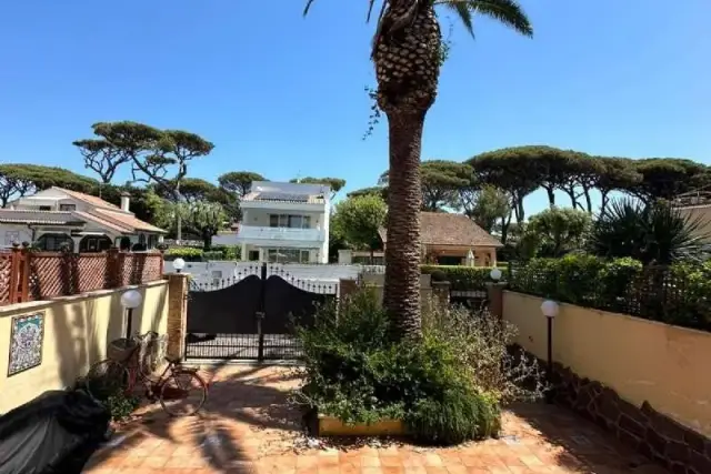 Villa in Via Via Castellammare, Fiumicino - Foto 1