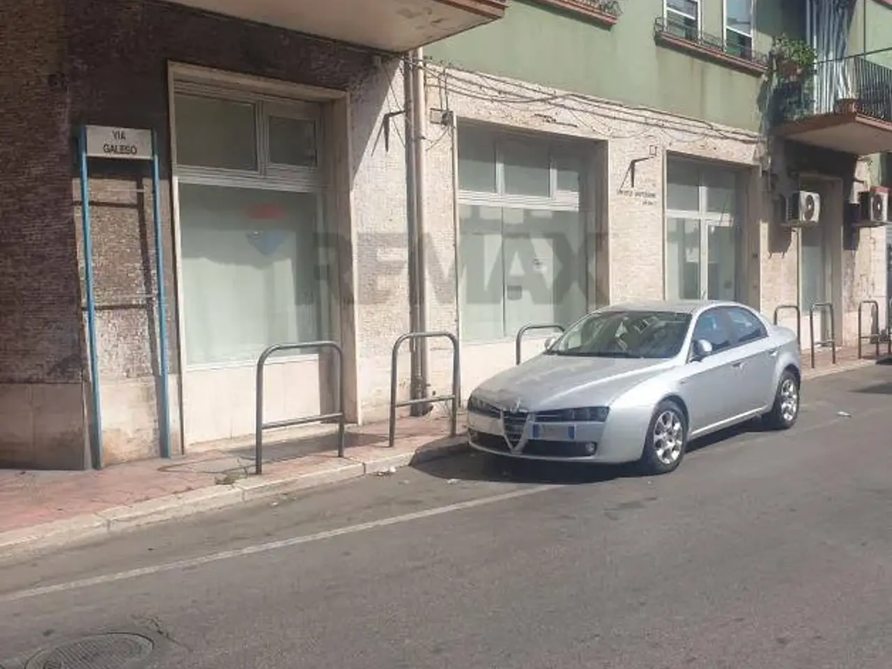 Negozio in Via Galeso 1, Taranto, {3} - Foto 1