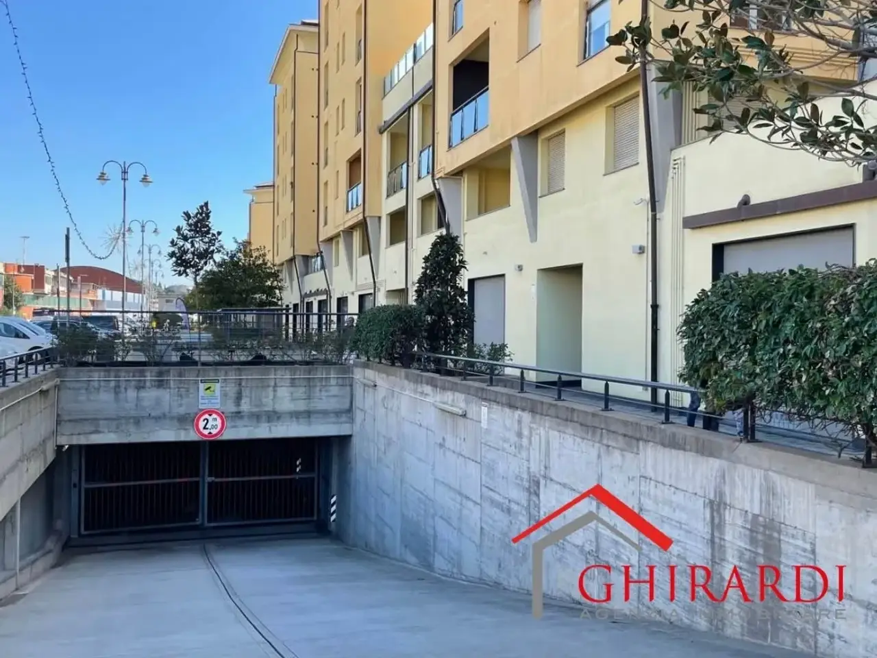 Parcheggio chiuso in Via Luigi Cibrario , Genova, {3} - Foto 1