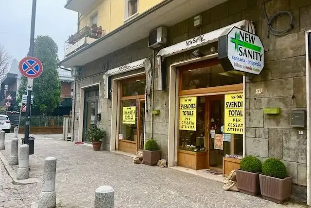 Negozio in Via Giovanni Goldoni 37, Anzola dell'Emilia - Foto 1