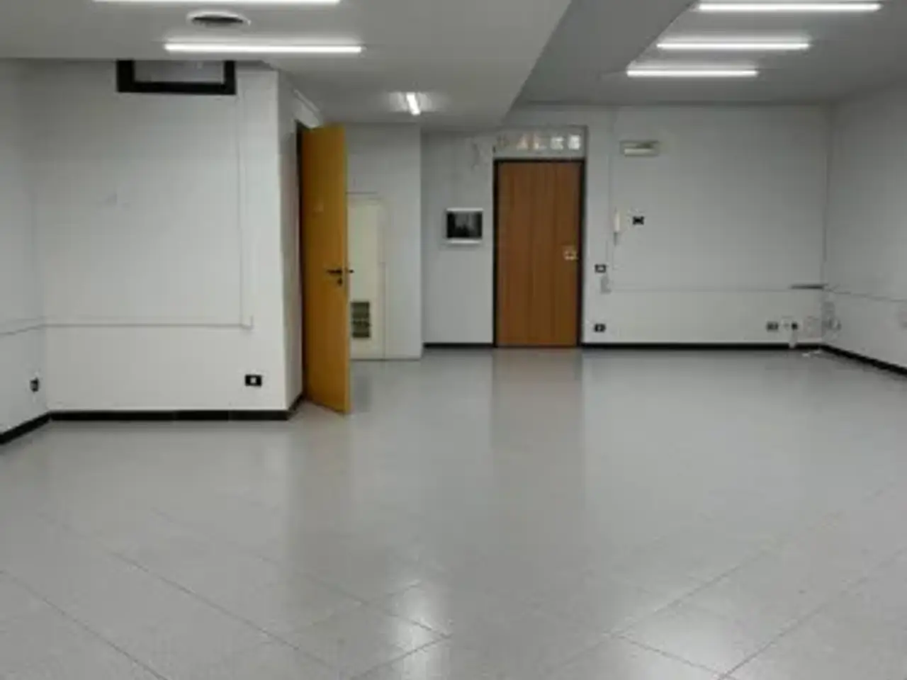 Ufficio in Via Napoli 159, Casalnuovo Di Napoli, {3} - Foto 1