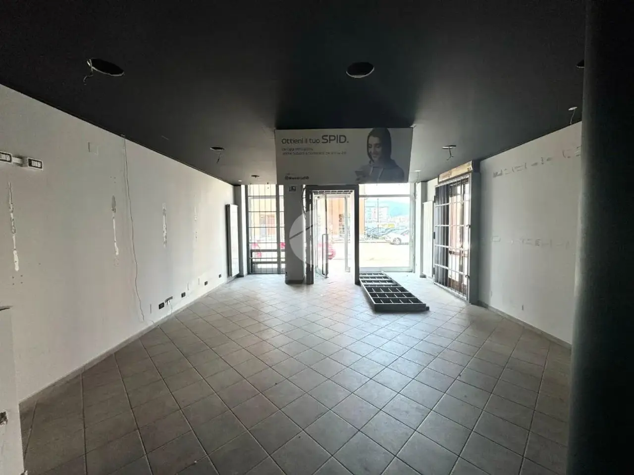 Negozio in Via Paolo Regis 64, Chivasso, {3} - Foto 1
