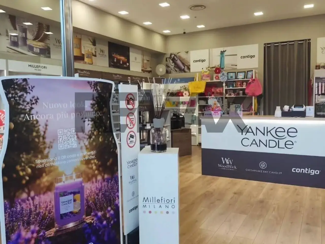 Esercizio commerciale in , Triggiano, {3} - Foto 2