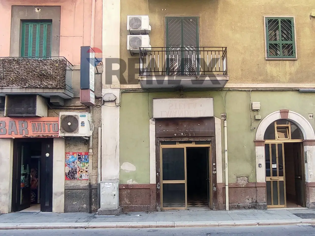 Negozio in Via Francesco Crispi 162, Bari, {3} - Foto 1