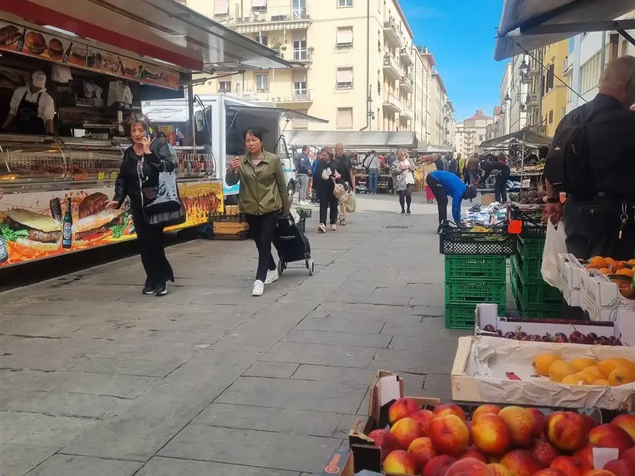 Esercizio commerciale in , Livorno, {3} - Foto 1