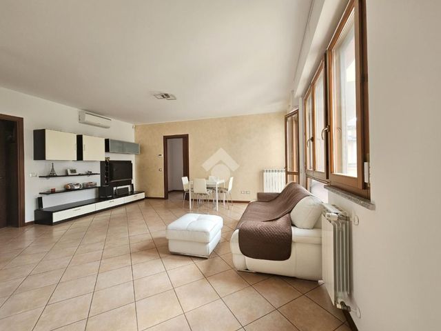 2-room flat in Via S. Pertini 1, Vanzago - Photo 1