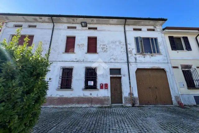 Vierzimmerwohnung in Piazza Umberto I 7, Marcaria - Foto 1