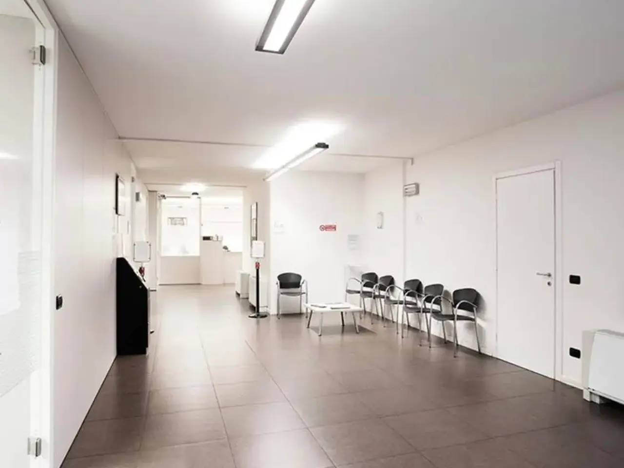 Ufficio condiviso in Viale Antonio Fratti 54b, Parma, {3} - Foto 1
