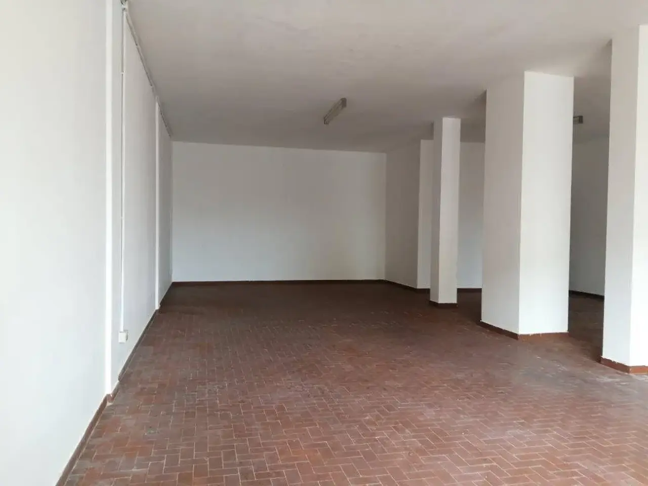 Esercizio commerciale in Via Chiavaccini, Ponsacco, {3} - Foto 1