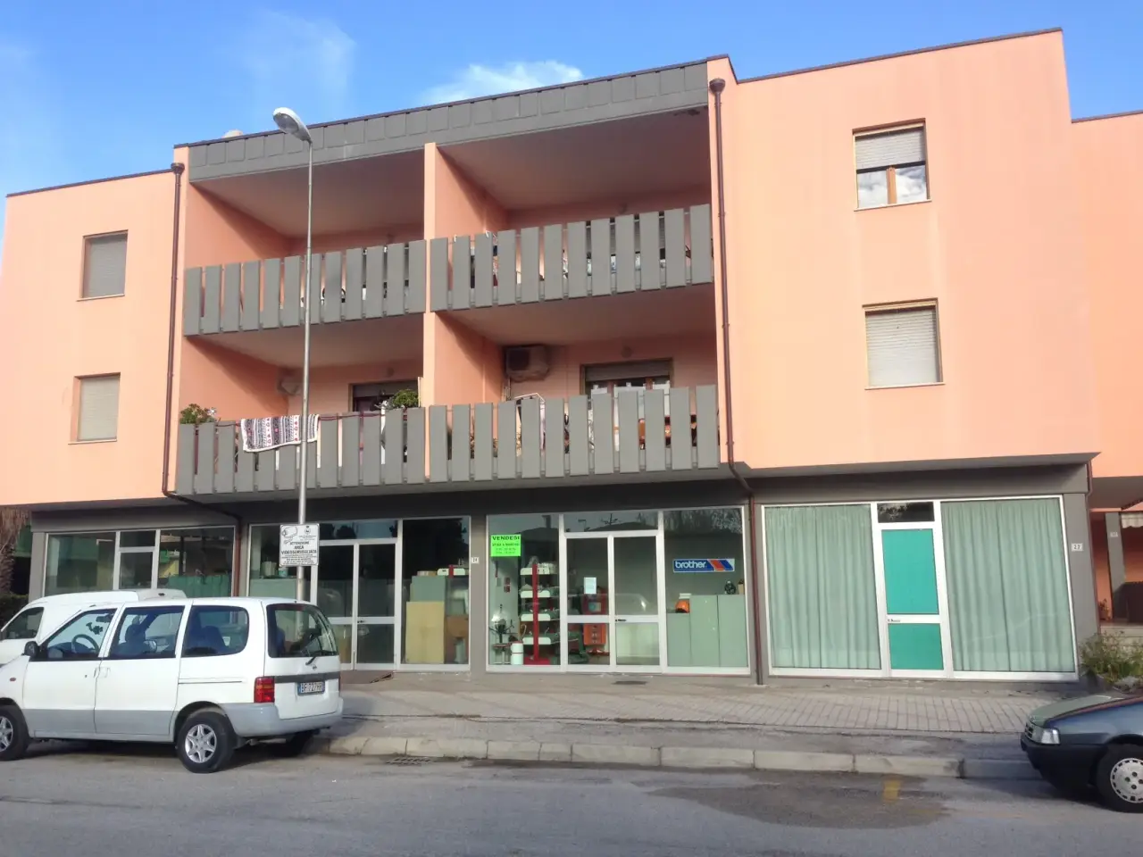 Laboratorio in Via E. De Filippo, Martinsicuro, {3} - Foto 1